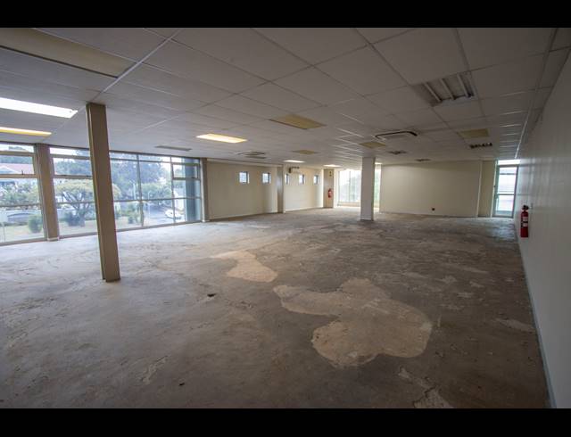 1,596M² OFFICE TO LET IN PARKMORE